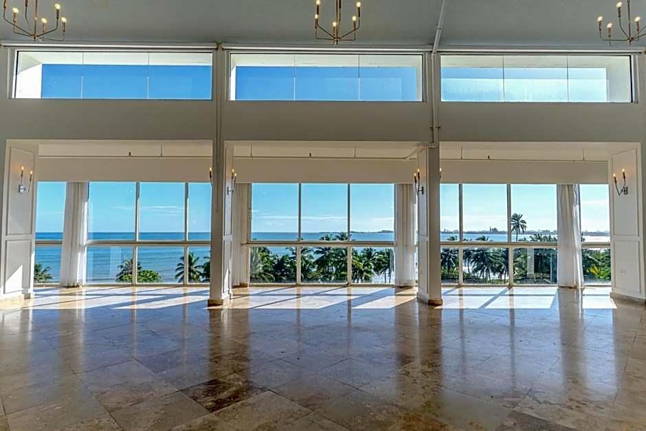 Comfort Inn & Suites Levittown