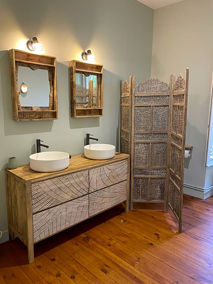 Château de Neyran chambre d'hôtes & Spa