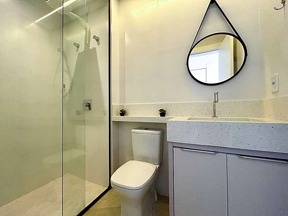 Apto NOVO, com piscina, 250m da praia