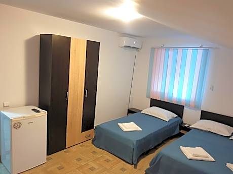 Triple Room with Private Bathroom