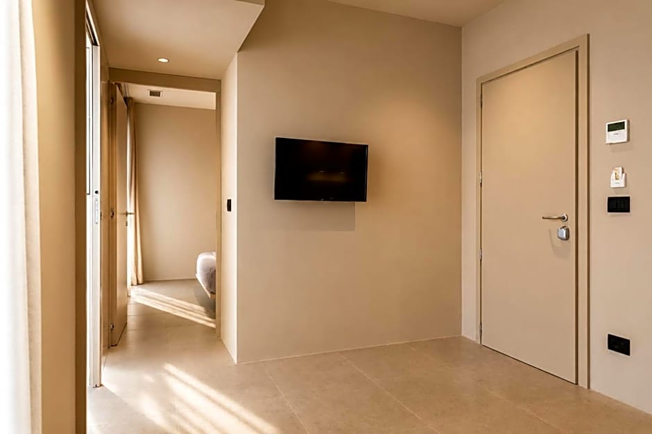 Amare Suite & Apartments
