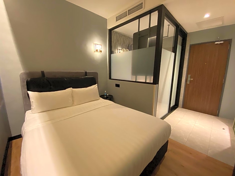 The Seraya Hotel