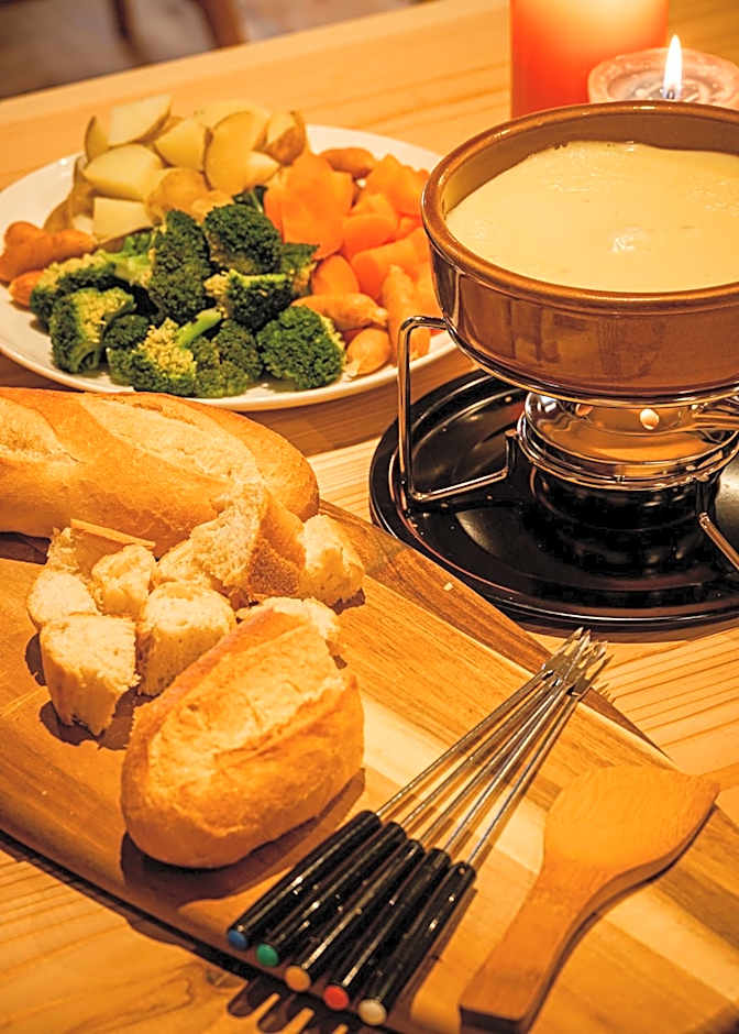 Hütte Jil Shirakabako at 1,400m