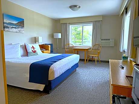King Room with Mountain View, 1 King Bed (3rd Floor NON-PET)