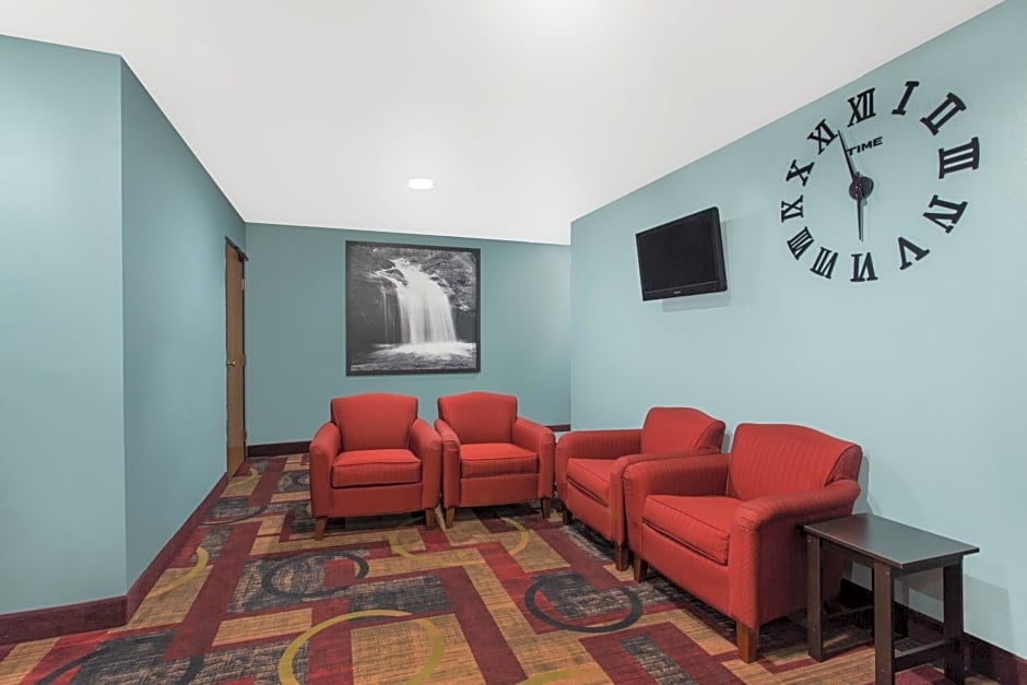 Super 8 by Wyndham Eau Claire I-94