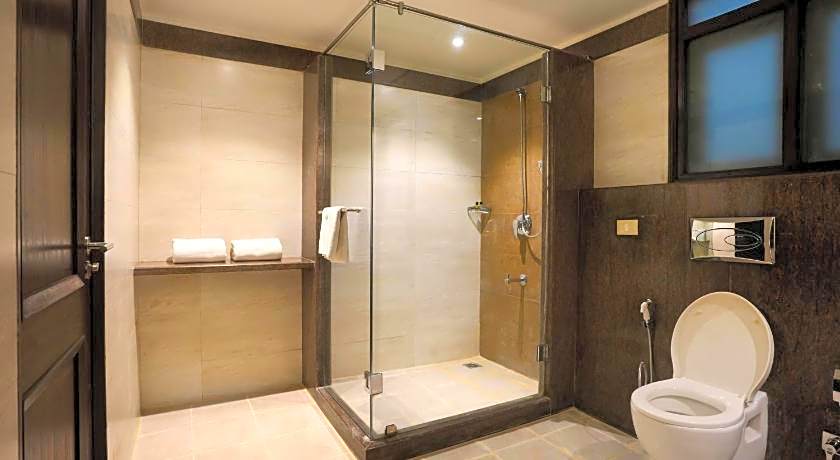 Leisure Inn Grand Chanakya