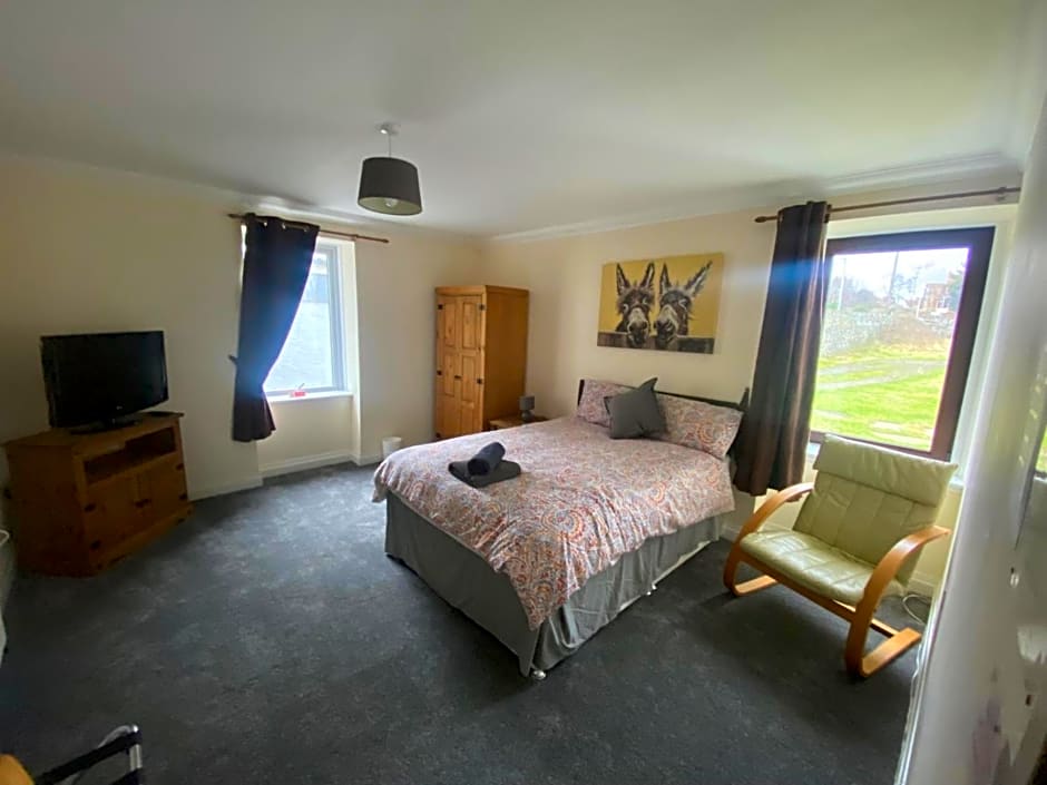 Little Ship Inn Rooms