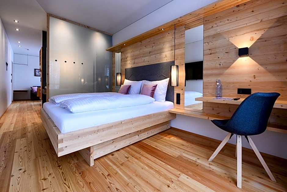 Tirol Lodge