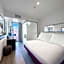 YOTEL Geneva Lake