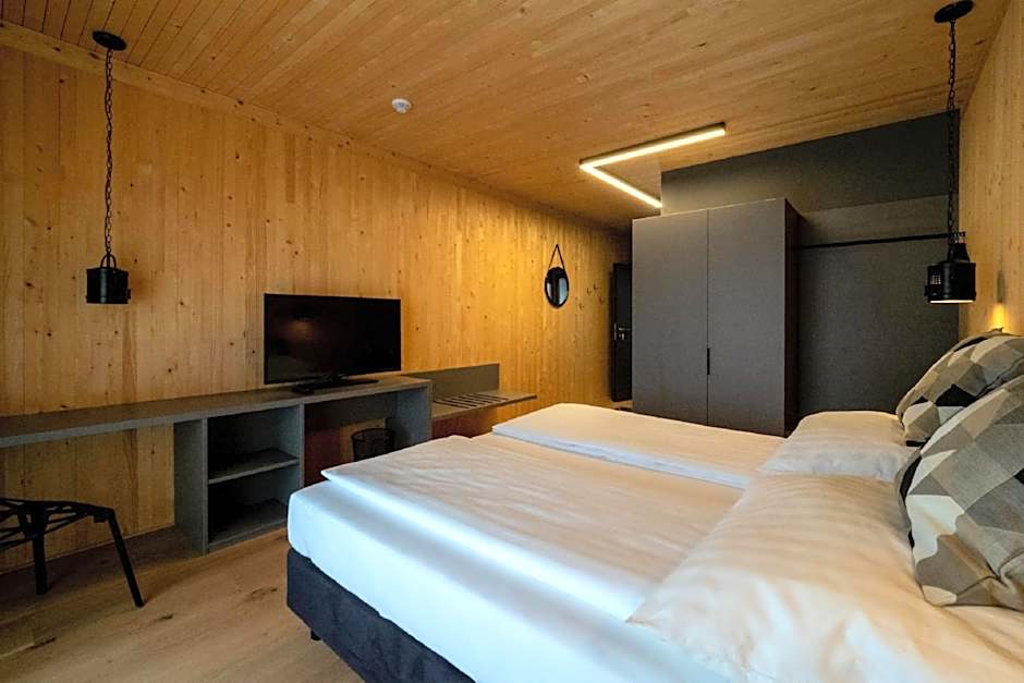 GästeHAUS & HOFladen Familie Öllerer