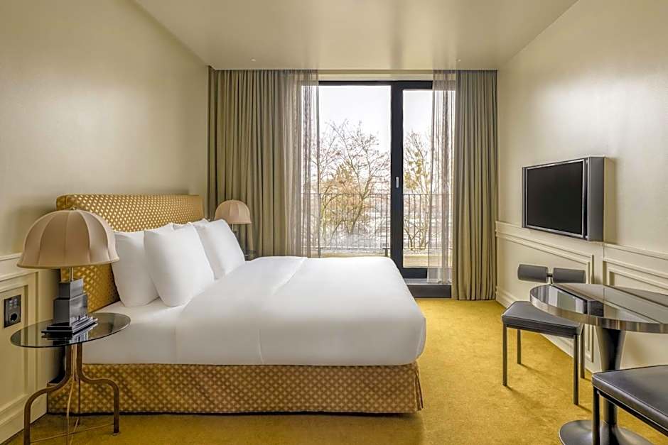 Roomers Munich, Autograph Collection by Marriott