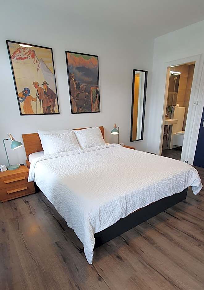 The Aarburg Hotel & Café