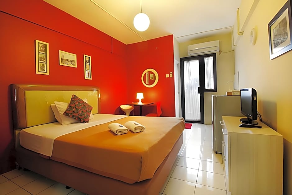 The London Living Apartment at Kebagusan City