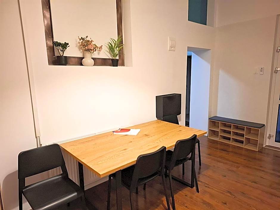 Dimael Hostel & Apartments