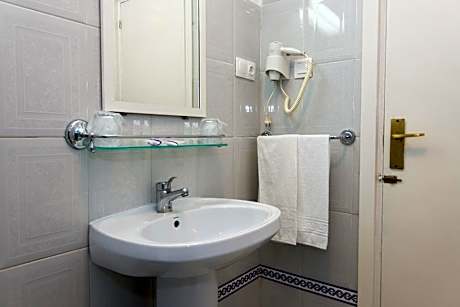 Twin Room with Extra Bed