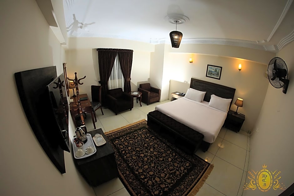 Hotel Crown Inn