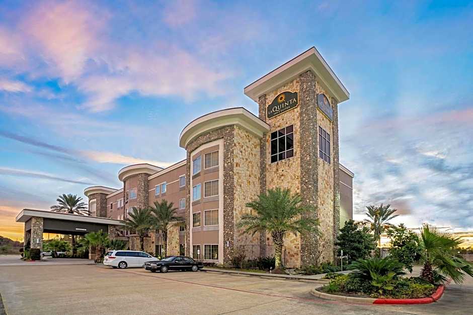 La Quinta Inn & Suites by Wyndham Houston Willowbrook