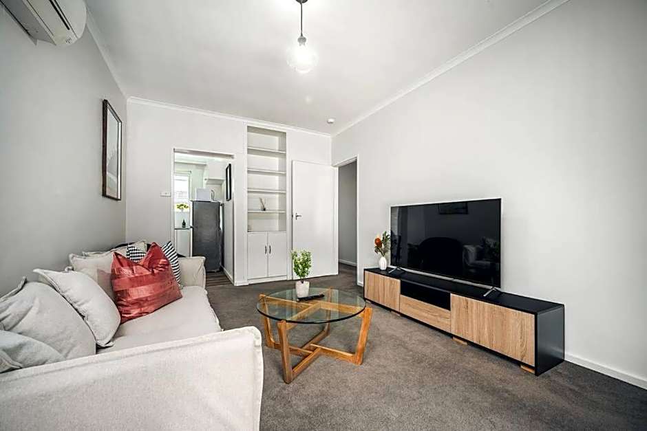 Ultra-convenient 2 Bedroom Gem at Chadstone