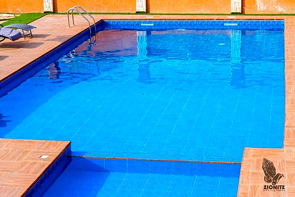 Plus 33 Hotel