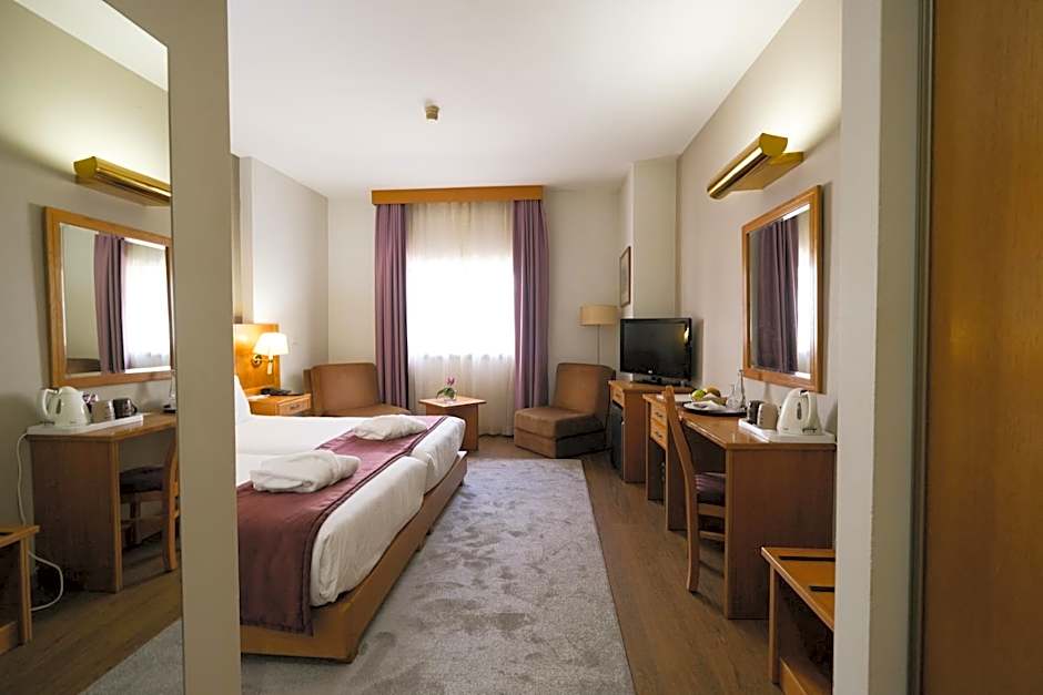 Hotel Rainha D. Amélia, Arts & Leisure