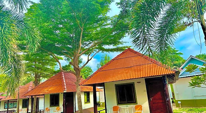 Lanta L.D. Beach Bungalows