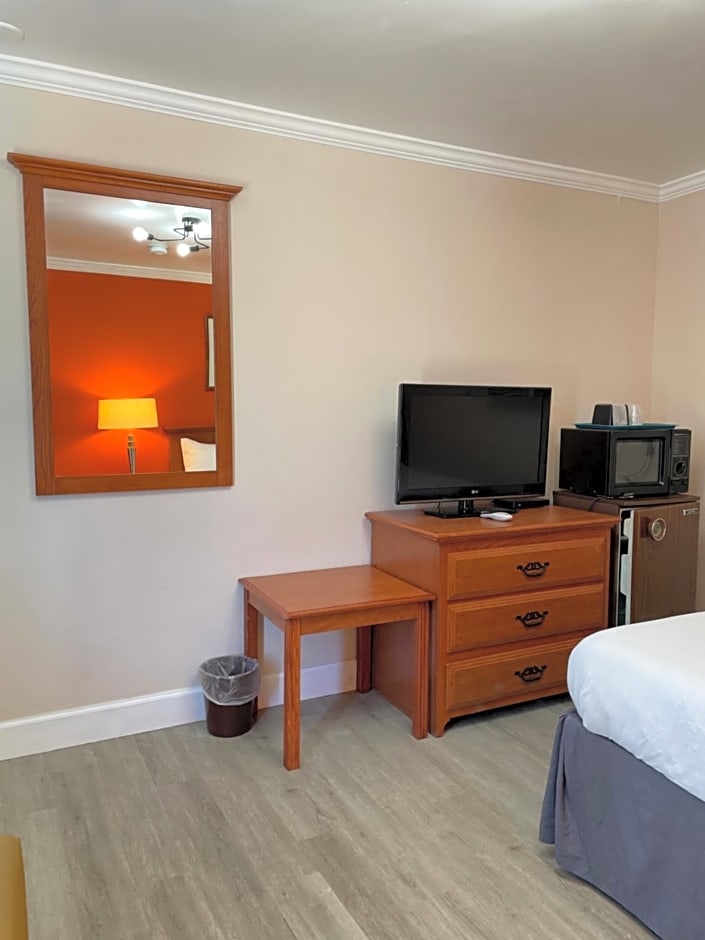 Howard Johnson by Wyndham Ridgecrest, CA