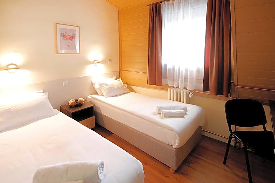 Foto 1 von 3 von 1 Double Bed or 2 Beds