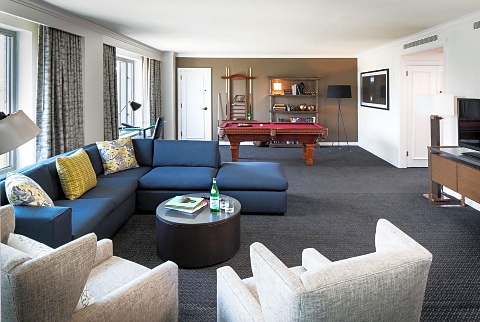 The Logan Philadelphia, Curio Collection by Hilton