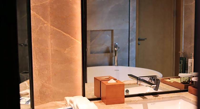 Hilton Garden Inn Nujiang