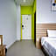 RedDoorz Premium @ Raja Hostel Syariah Lampung