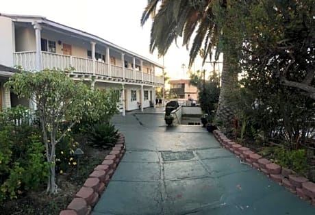 Queen Room with Sofa Bed