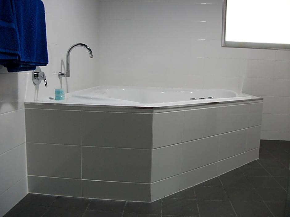 Daydream Motel and Apartments