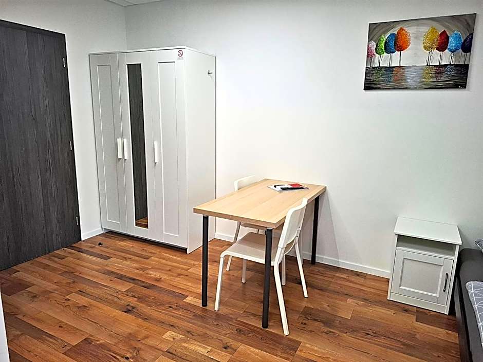Dimael Hostel & Apartments