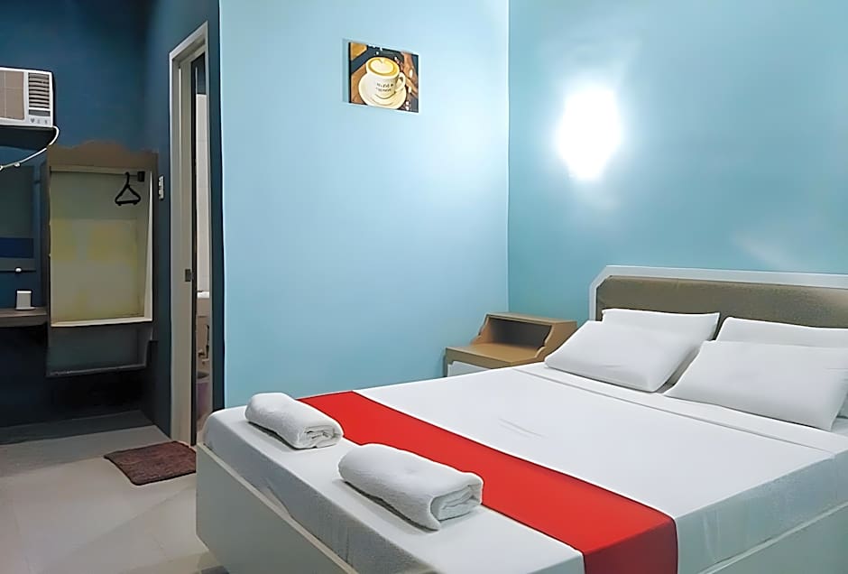 RedDoorz @ EM Pensiontel Butuan City