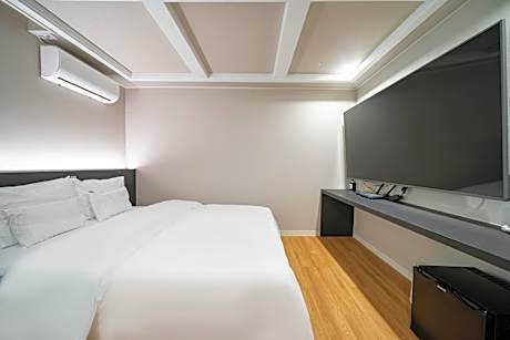 Signature Double Room with Movie