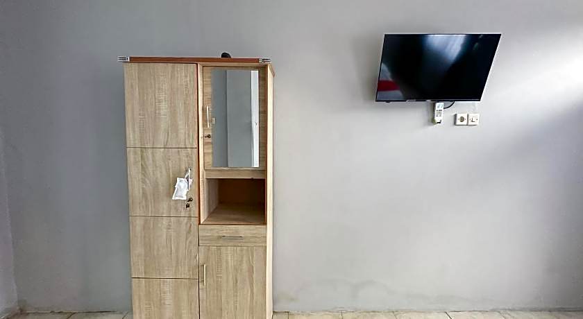 RedDoorz near Maulana Yusuf Stadium Serang