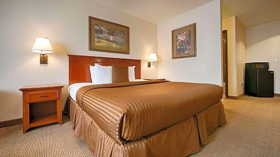 Best Western Territoral Inn & Suites