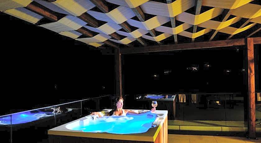 Lures Hotel