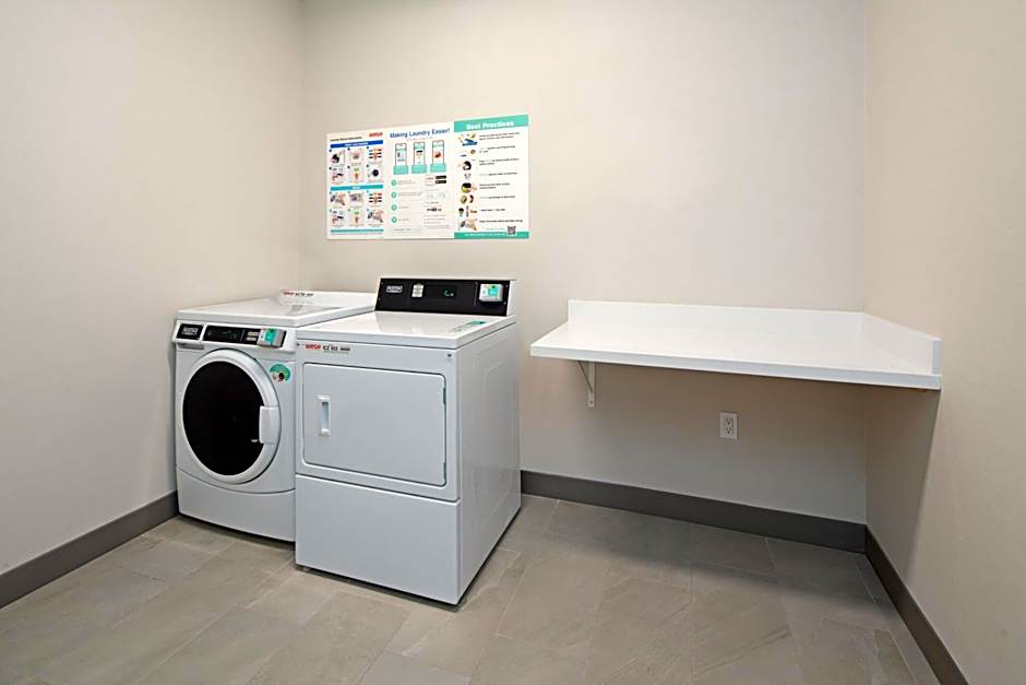 Holiday Inn Express and Suites Valencia - Santa Clarita By IHG