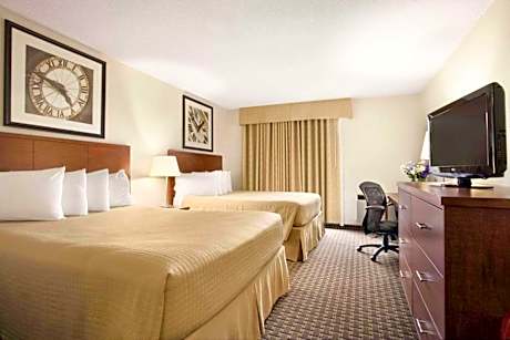 Standard Queen Room - Non-Smoking