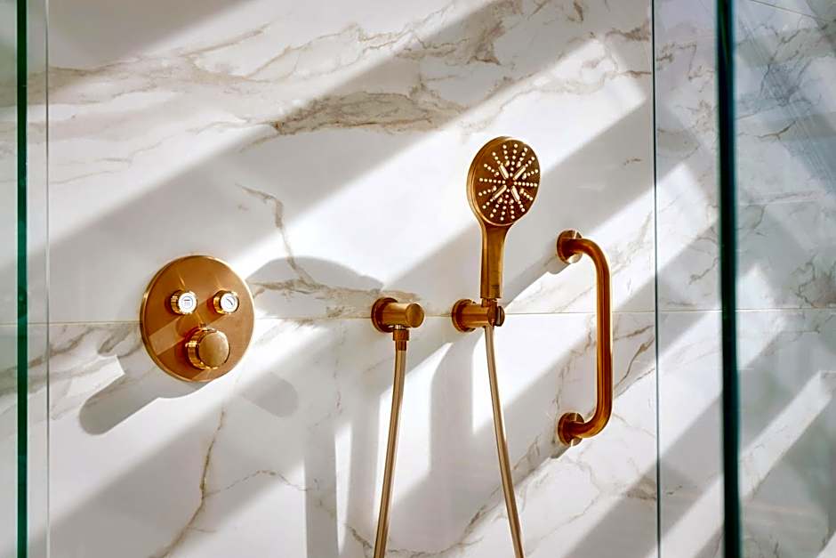 Hotel Verte, Warsaw, Autograph Collection