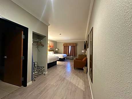 Queen Room with Two Queen Beds - Non-Smoking