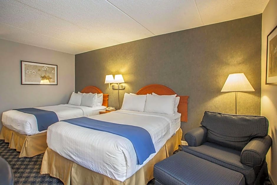 Quality Inn and Suites St Charles -West Chicago
