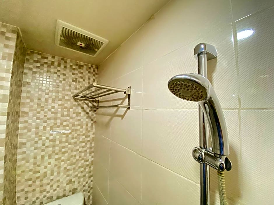 Penginapan Star Ambon Mitra RedDoorz