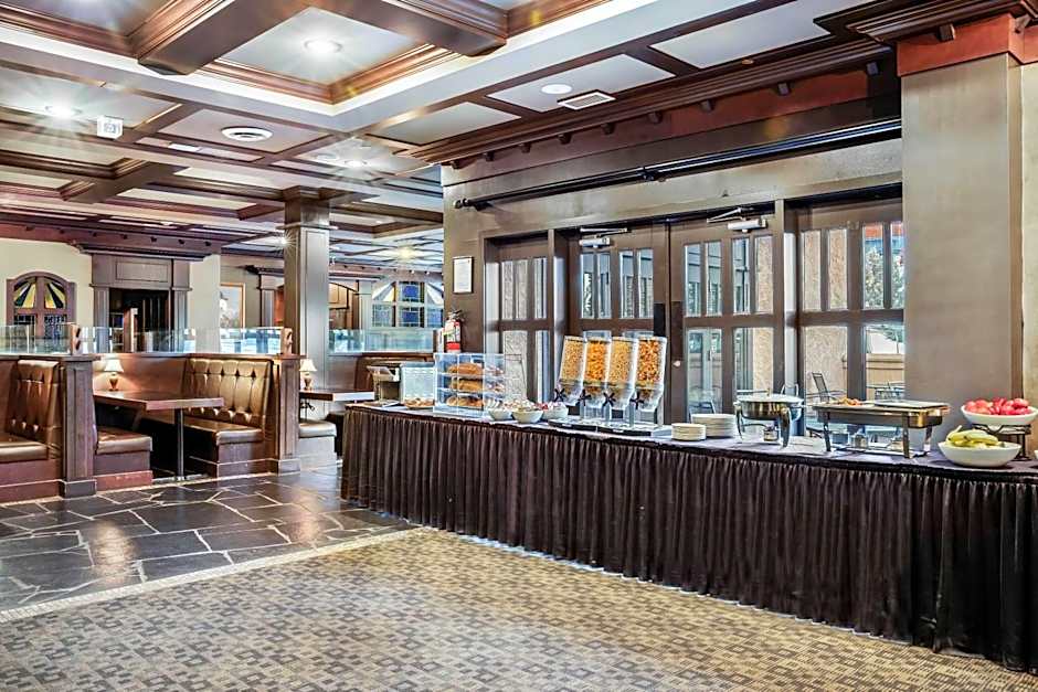 Days Inn & Suites by Wyndham West Edmonton