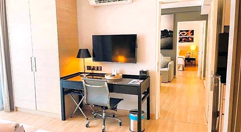 The Straits Hotel & Suites