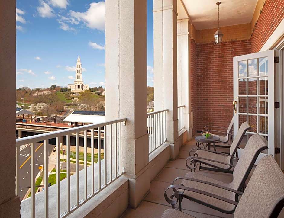 Hilton Alexandria Old Town