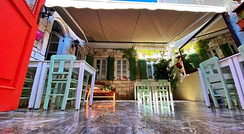 Oberj d'Azur Alacatı