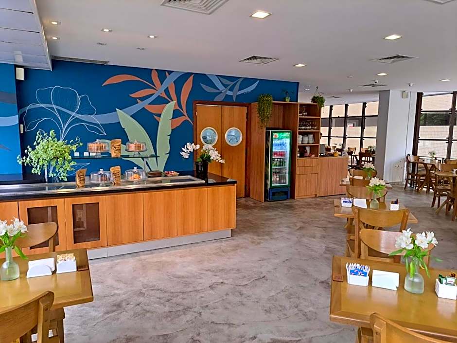 Cosmopolitan Praia Flat