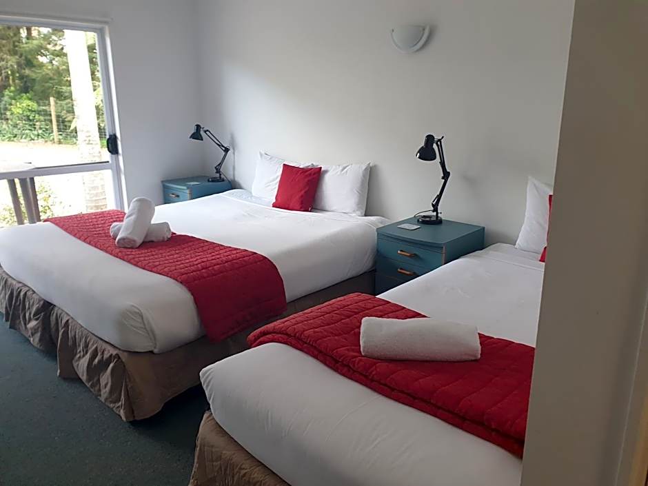 Woodlands Motel